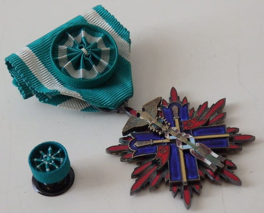 4th class Golden Kite  Order  awarded in  1938.jpg