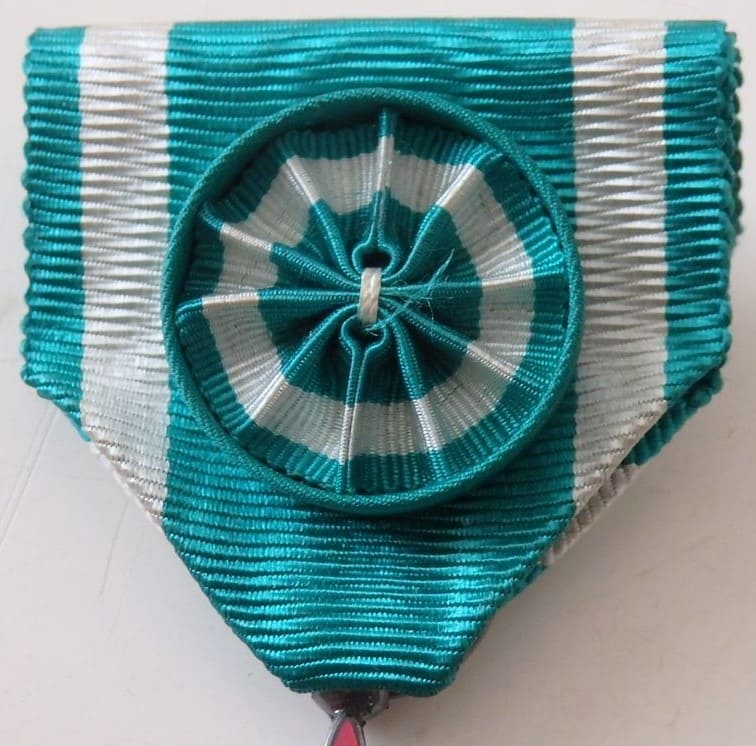 4th  class Golden Kite  Order  awarded in 1938.jpg