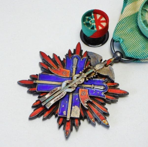 4th  class Golden Kite order with Combined Button Rosette.jpg