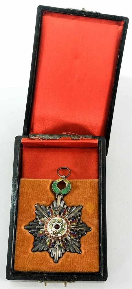 4th class Order of Precious Brilliant Golden  Grain 四等寳光嘉禾勲章.jpg