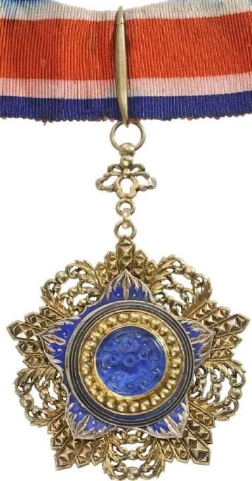 4th class Order of the Brilliant Jade 103.jpg