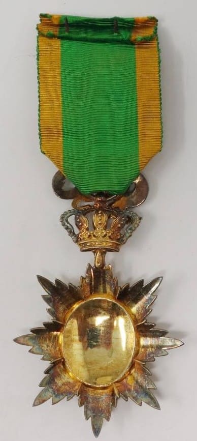 4th  class Order of the Dragon of Annam made by Umekichi Suzuki.jpg