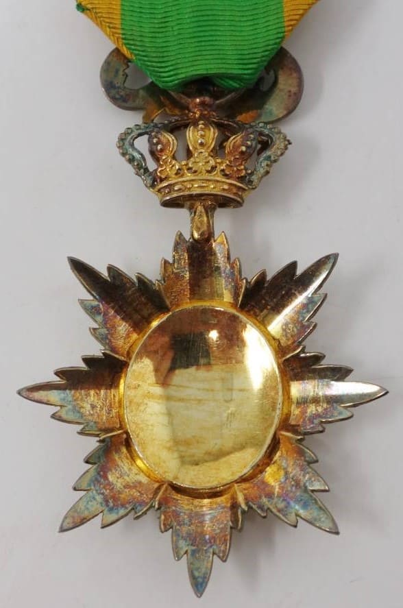 4th class Order of  the Dragon of Annam made by Umekichi Suzuki.jpg
