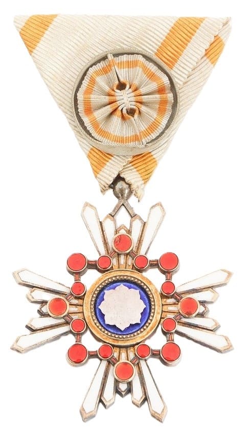 4th class order of the Sacred Treasure with mark ヒ.jpg