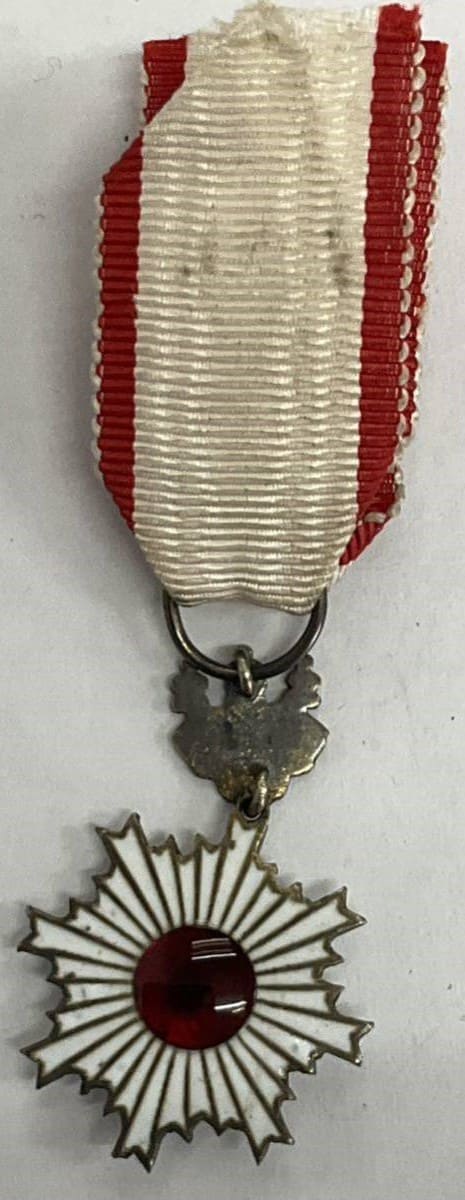 4th class Rising Sun  miniature.jpg