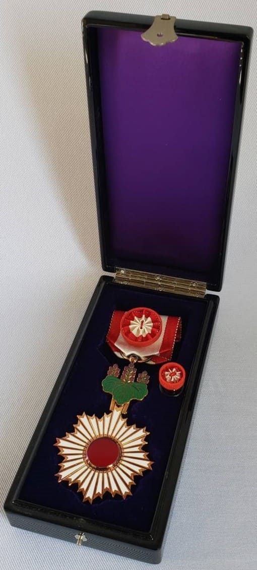 4th  class  Rising Sun order awarded in 1999.jpg