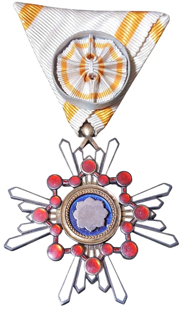4th class Sacred  Treasure order marked ヒ.jpg
