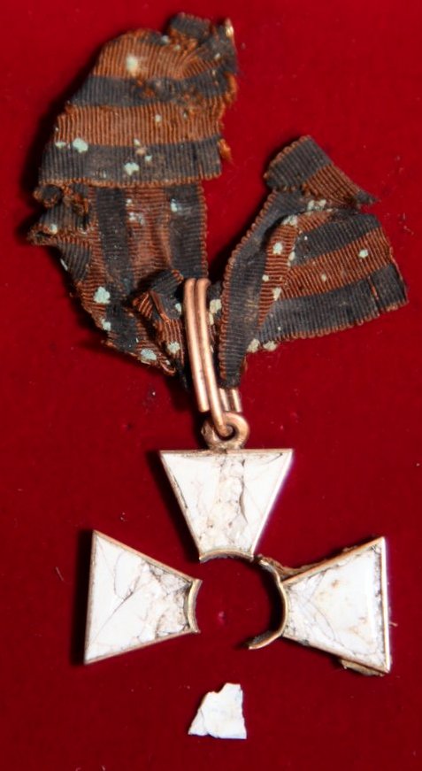 4th class Saint George order.jpg