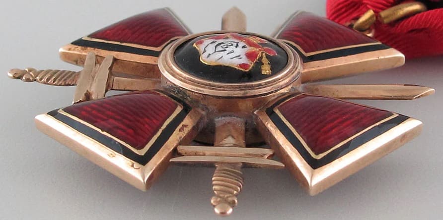 4th class Saint Vladimir cross with swords made  by Moscow workshop.jpg