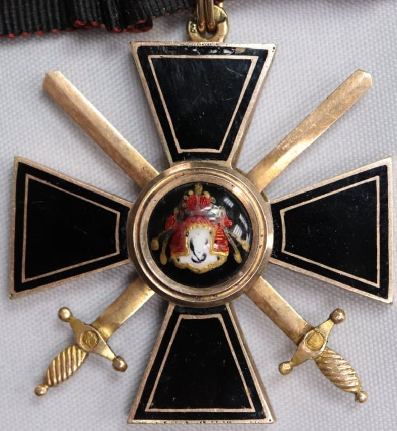 4th class Saint Vladimir with swords and black flat enamel.jpg