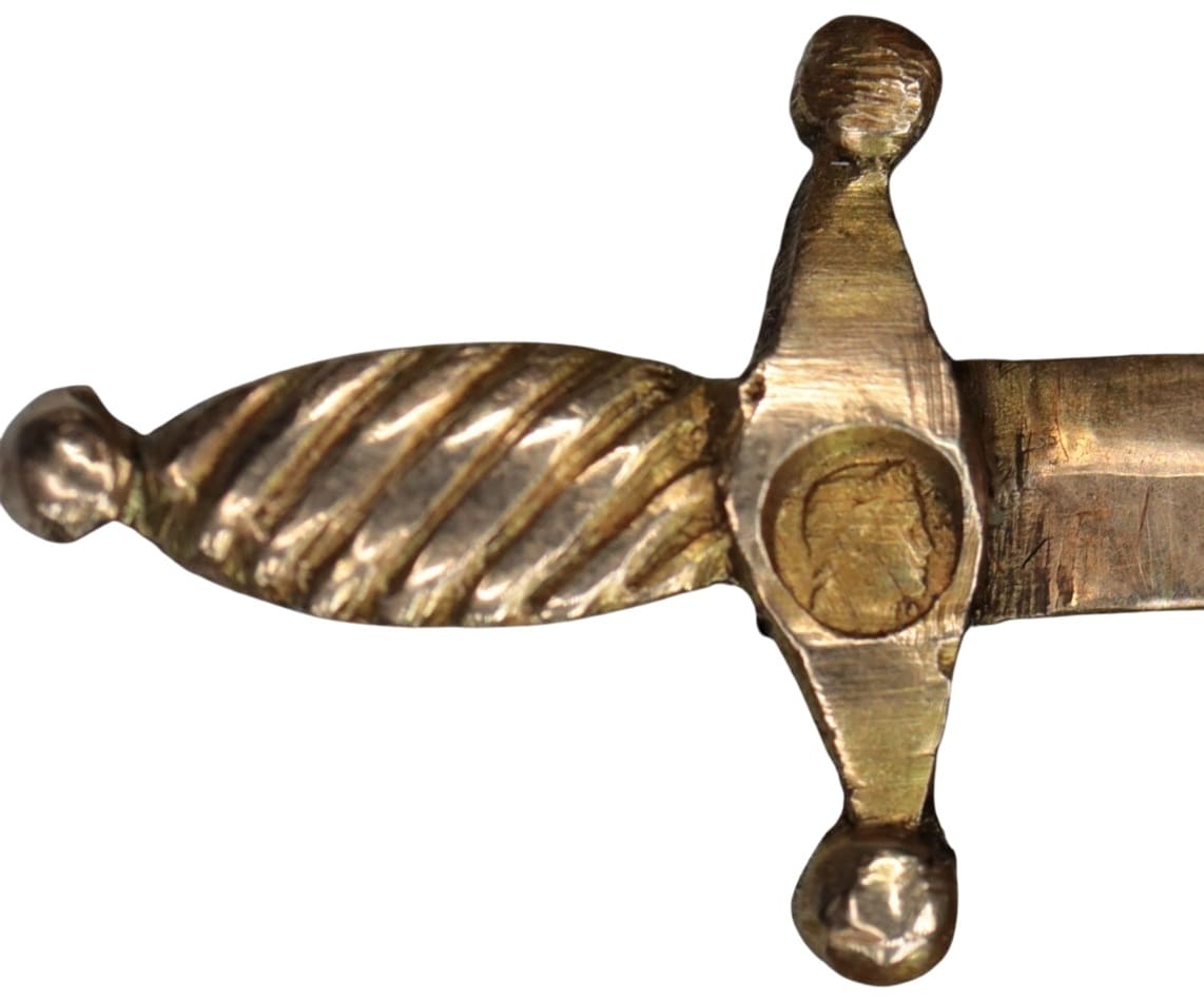 4th class Saint Vladimir with swords and black  flat enamel .jpg