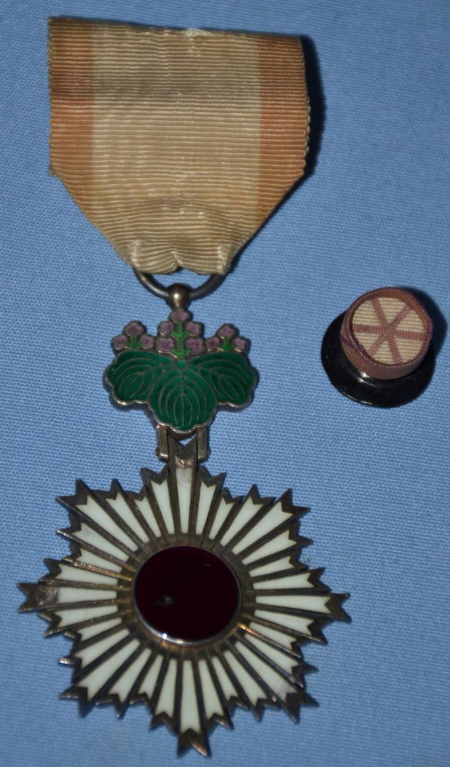 5th class Early Meiji Order of the Rising Sun.jpg