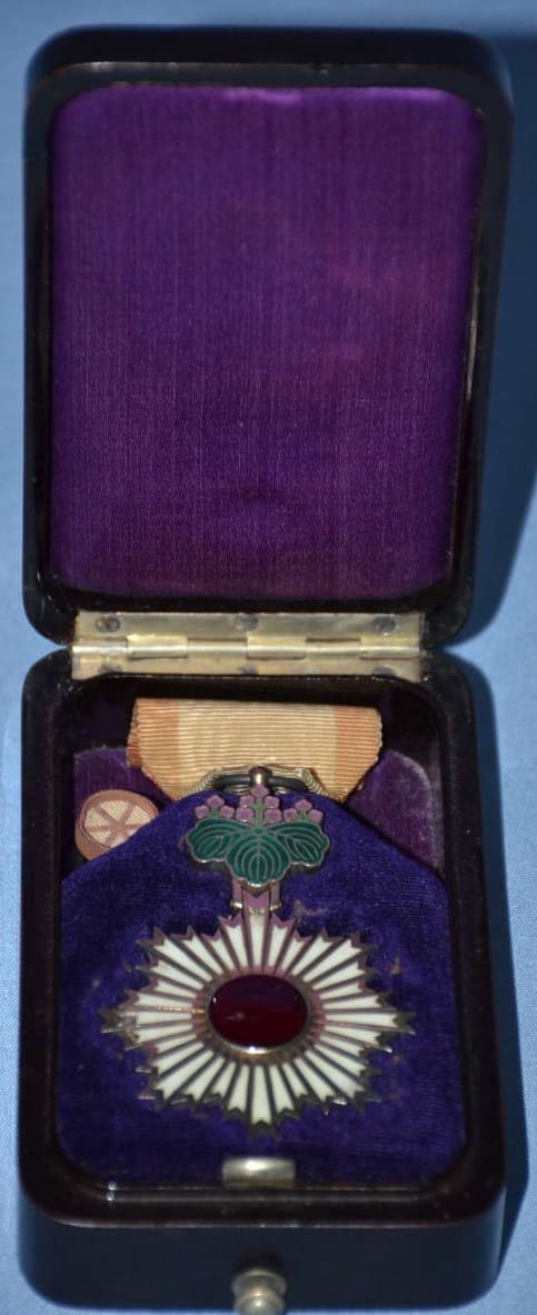 5th class Early Meiji Order of the Rising  Sun.jpg