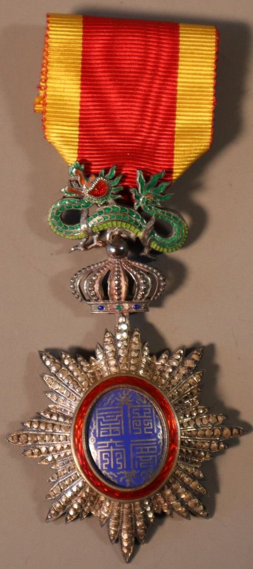 5th class Knight badge.jpg