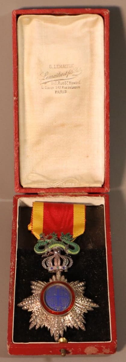 5th  class  Knight badge.jpg