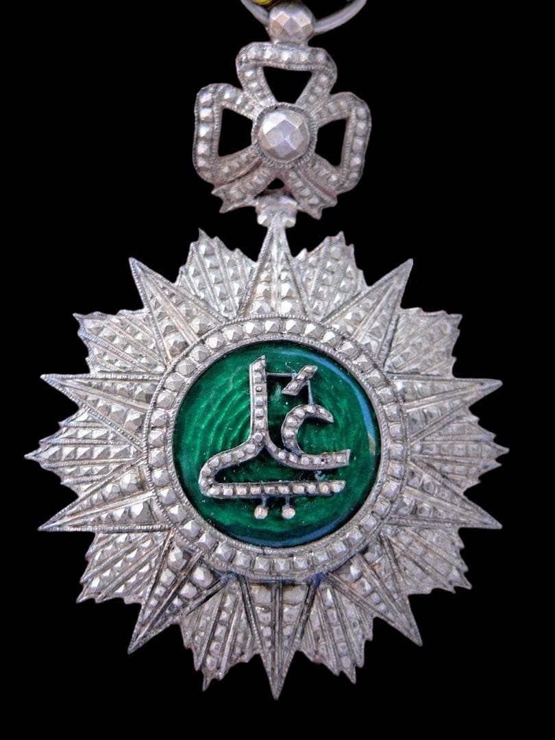5th class Order of Nishan-Iftikar made by Paul Stopin, Paris.jpg
