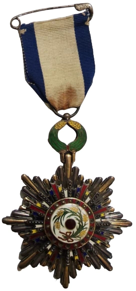 5th class  Order of Precious Brilliant Golden Grain 五等宝光嘉禾勋章.jpg
