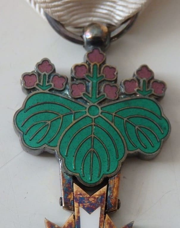 5th class Rising  Sun Order awarded in 1938 to a Naval Lieutenant Commander.jpg