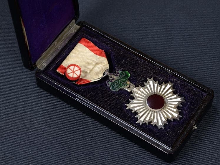 5th class  Rising  Sun order for the Russo-Japanese War.jpg