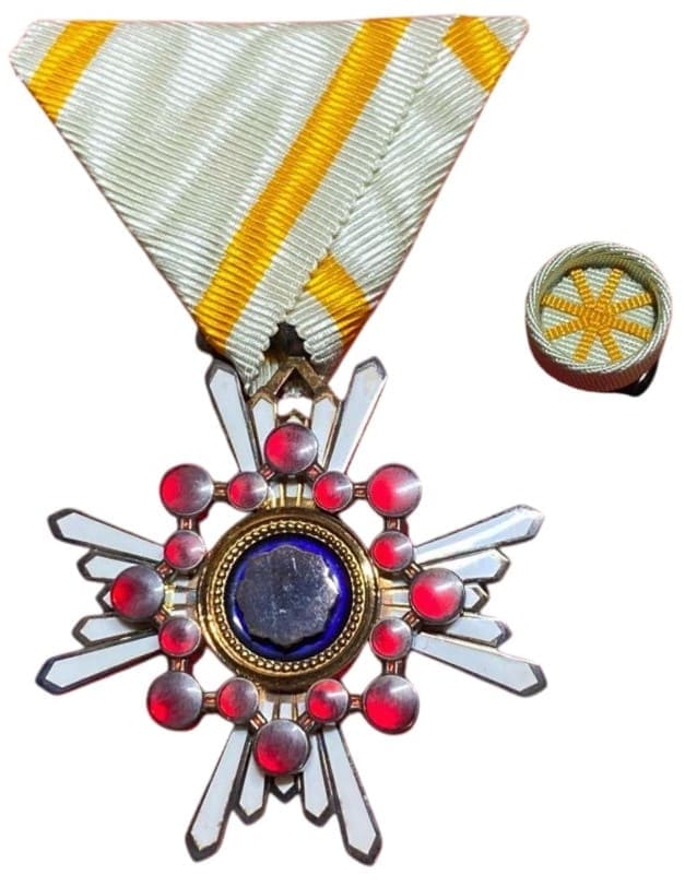5th class Sacred Treasure order.jpg