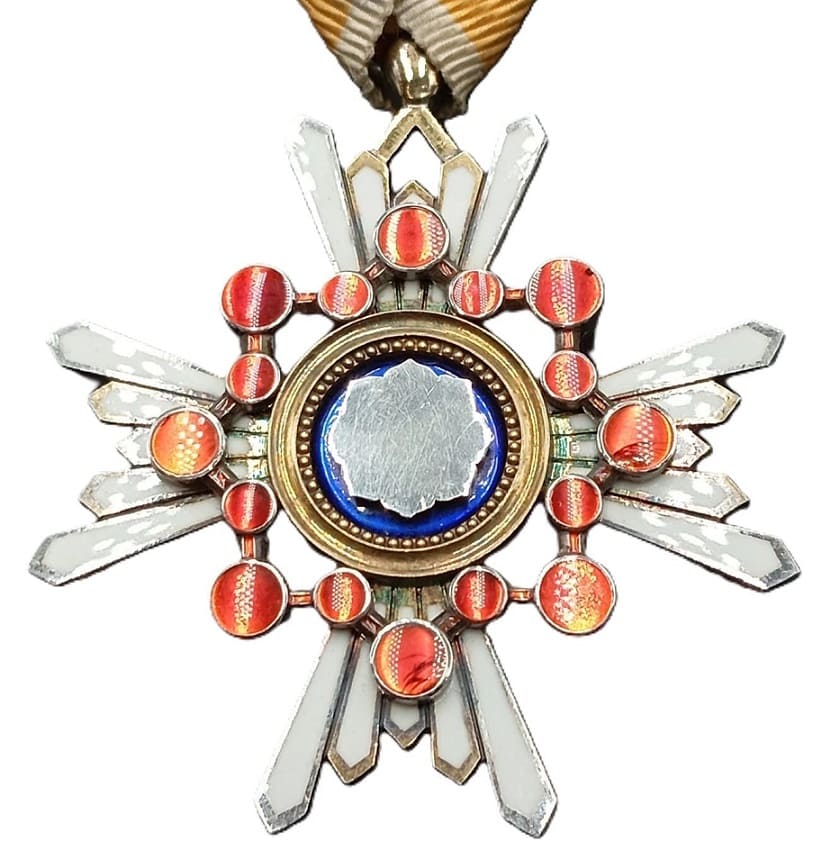 5th class Sacred Treasure Order with mark 幣.jpg