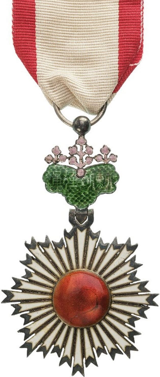 6th class  French-made Rising Sun order.jpg