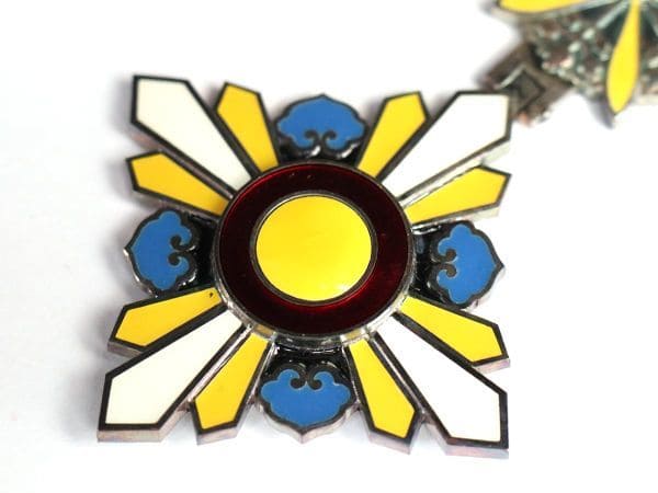 6th class Order of  the Auspicious Clouds.jpg