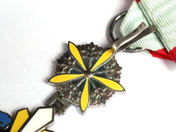 6th class  Order  of the Auspicious Clouds.jpg