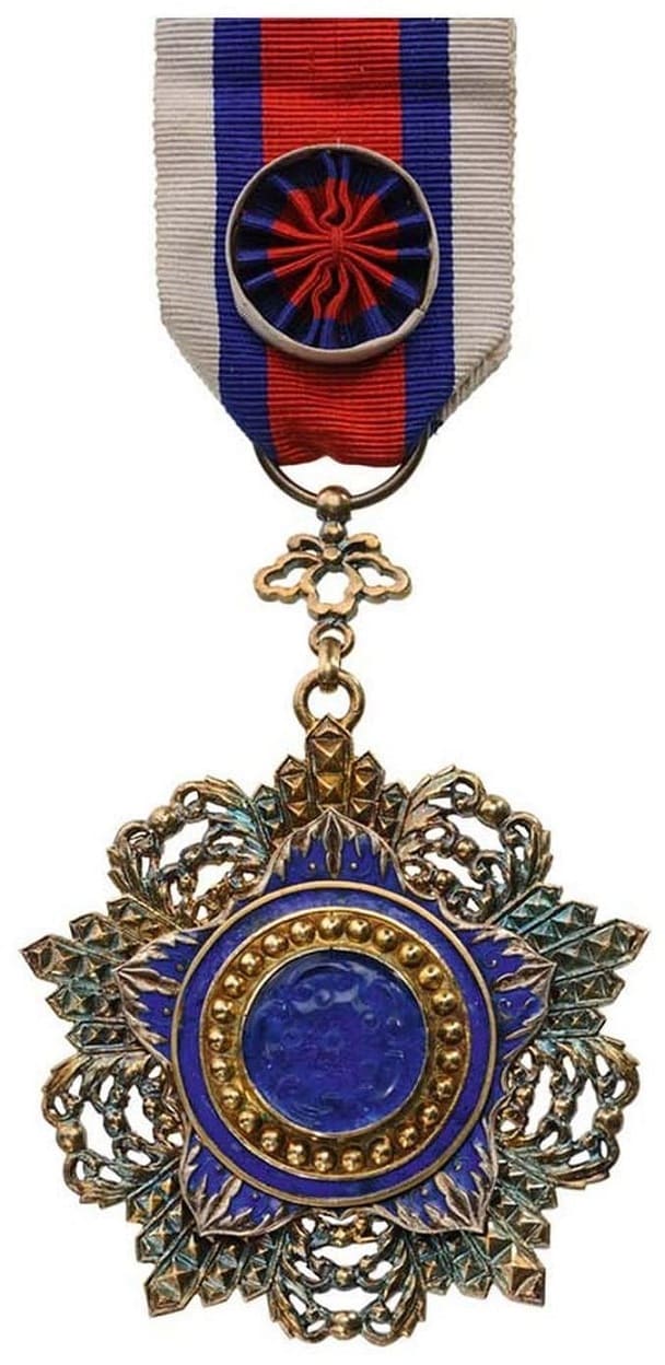 6th class Order of the Brilliant Jade 60.jpg