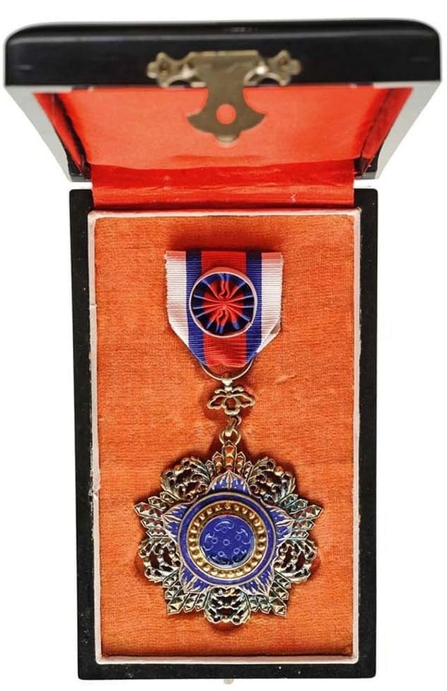 6th class Order of the Brilliant  Jade 60.jpg