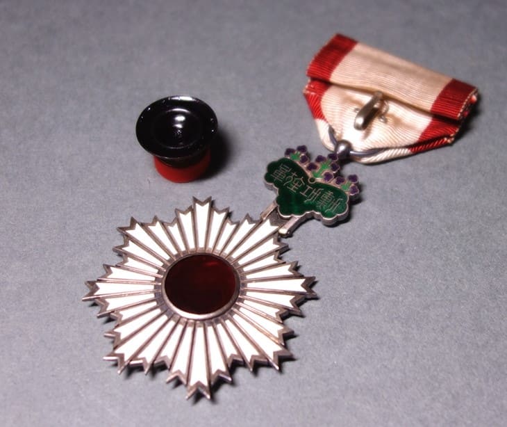 6th class Order of the Rising Sun.jpg