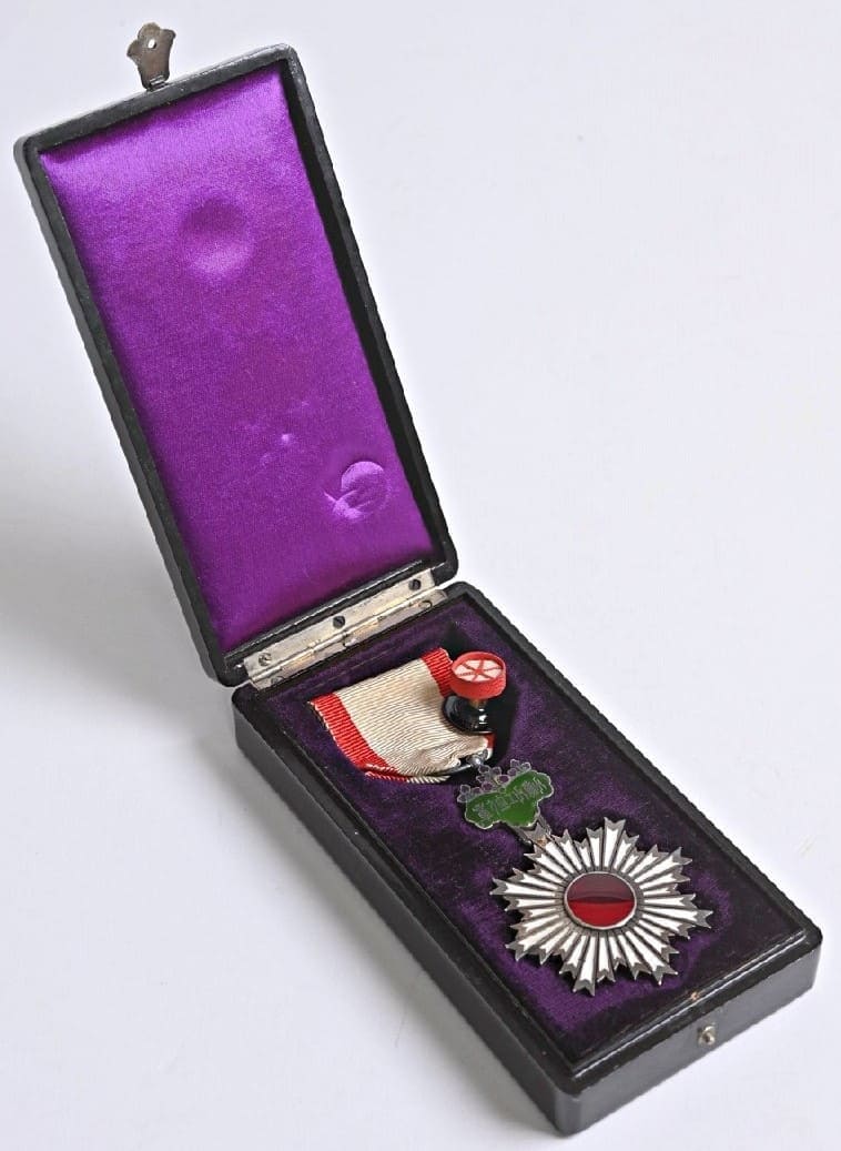 6th class Rising Sun order awarded in 1906 to Navy Chief Petty  Officer.jpg
