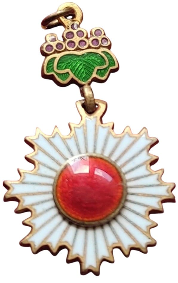 6th class Rising Sun Order   Miniature.jpg