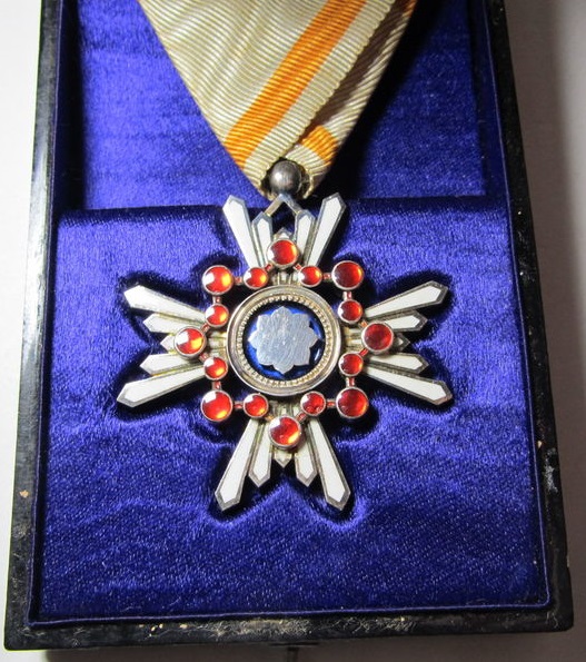 6th class Sacred  Treasure order marked ヒ.jpg
