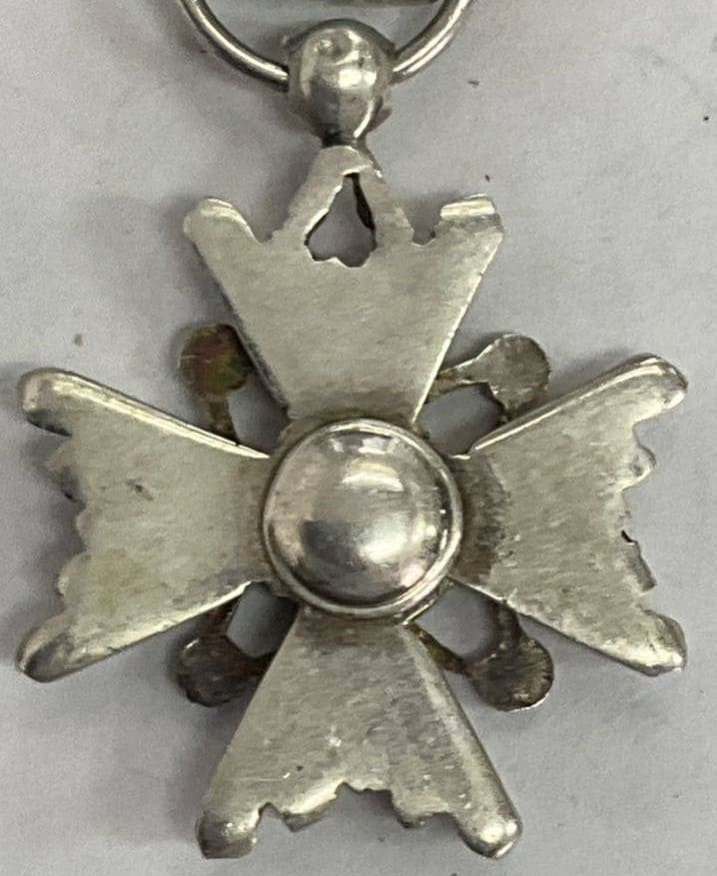 6th class Sacred  Treasure order miniature.jpg