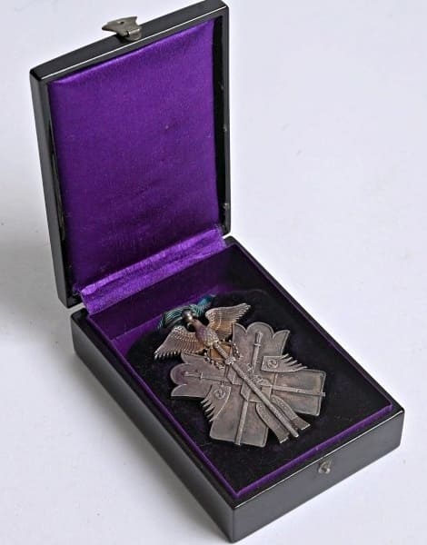 7th class Golden Kite order awarded in 1906 to Chief  Petty Officer.jpg