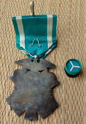 7th class Golden Kite order  marked M awarded in 1932.jpg