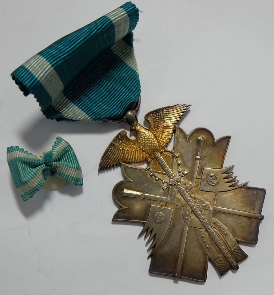 7th class Golden Kite Triangle Wing issued for the  Siege of Tsingtao.jpg