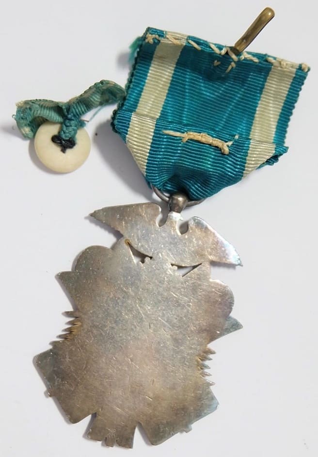 7th class  Order  of Golden  Kite with  mark 美.jpg