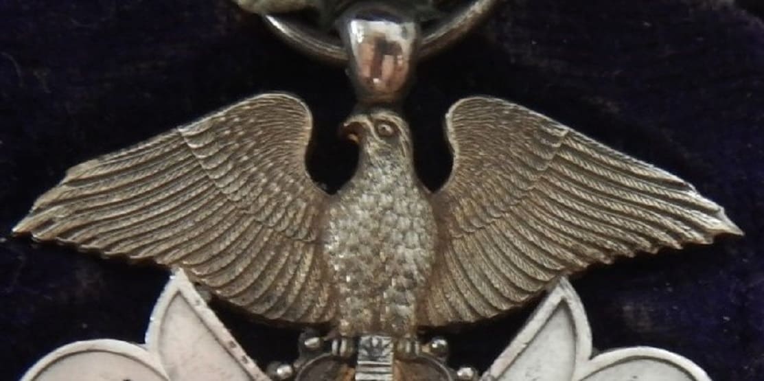 7th class Order of Golden  Kite with  mark 美.jpg