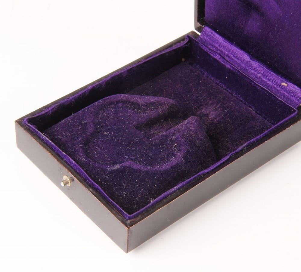 7th Class  Order  of the Precious Crown 勲七等宝冠章.jpg