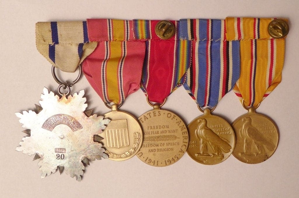 8th class  Order of the Cloud and Banner No.20 awarded in 1946.jpg