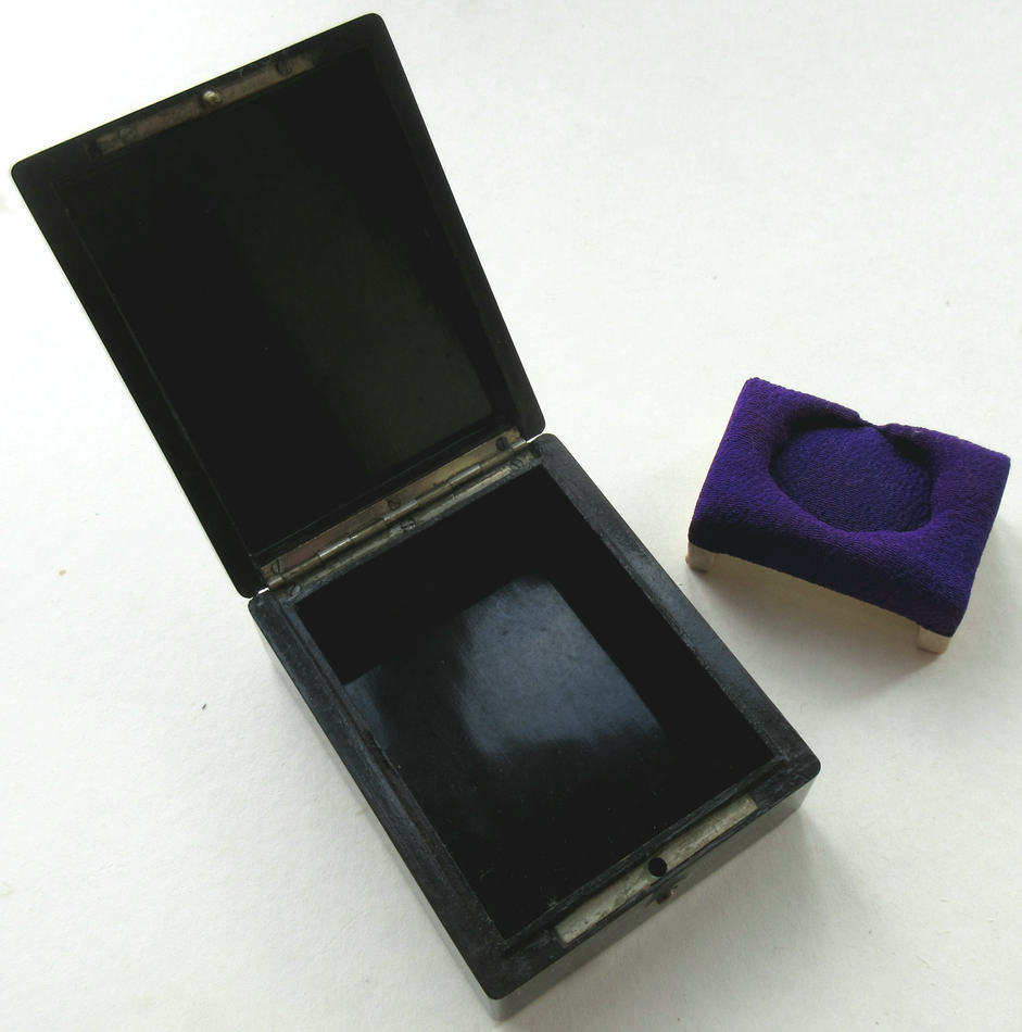8th class Rising  Sun  Order in Early Square Lacquer Case.jpg