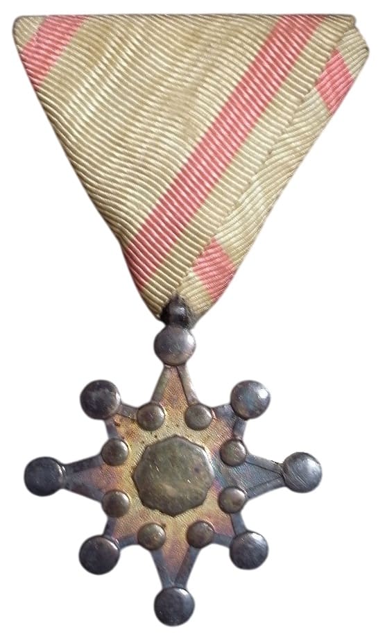 8th Order of Sacred Treasure with mark  ナ.jpg