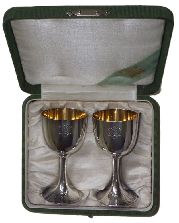 A pair of silver goblets for the Tokyo Metropolitan Government.jpg
