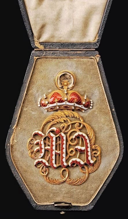 An Insignia for the Honor Dames of the Grand-Duchess of Tuscany.jpg