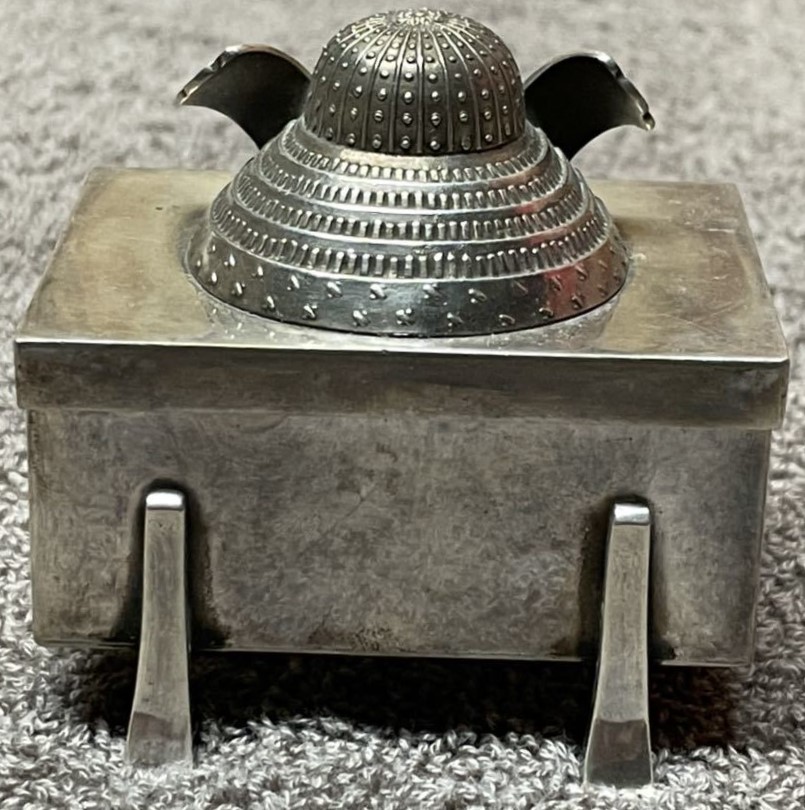 Anglo-Japanese Alliance  Commemorative Silver Box.jpg