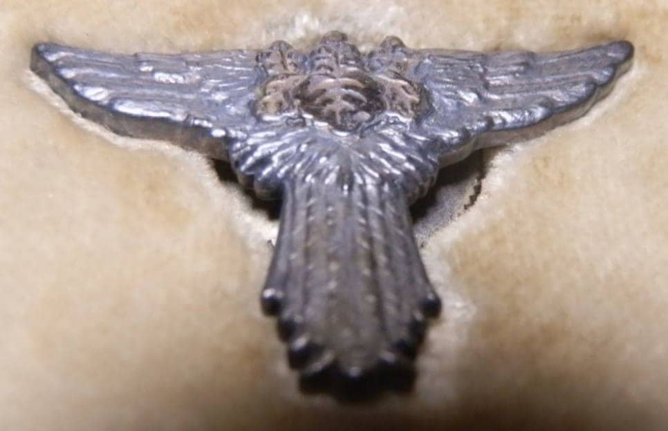 Aviation Badge from the Ministry  of Communications 遞信省航空章.jpg