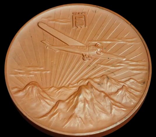 Award Table Medal of Imperial Japan Aviation Association.jpg