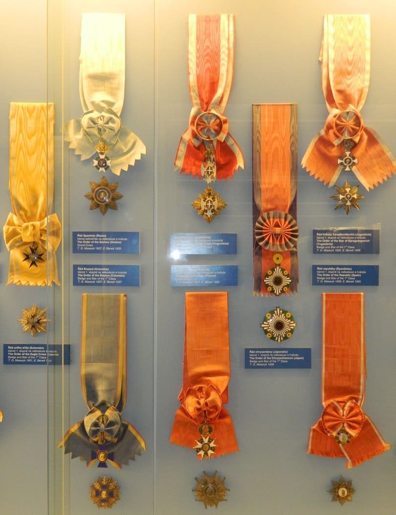 Awards of the president of  Czechoslovakia Edvard Beneš.jpg